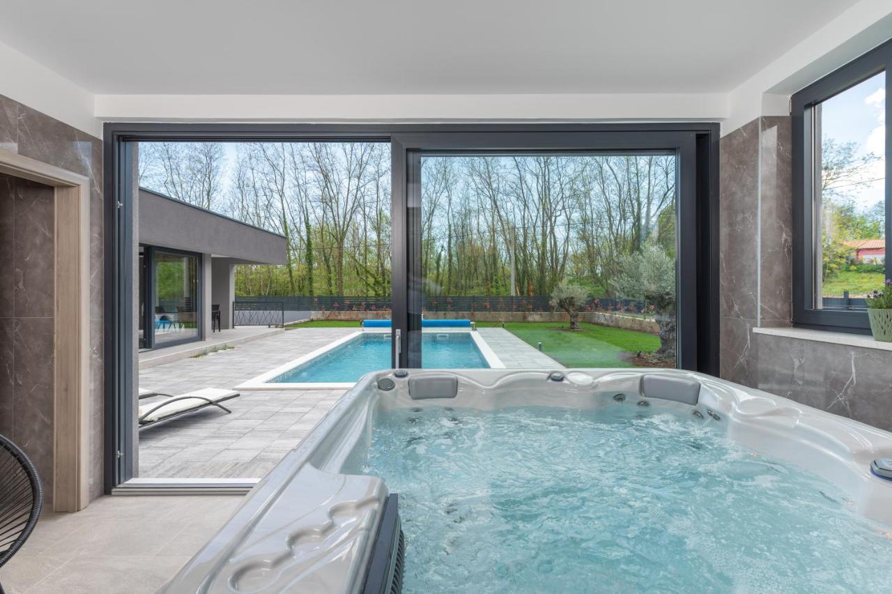 Green Luxury II With Heated Pool, Jacuzzi & Sauna Ruzici  Exterior photo